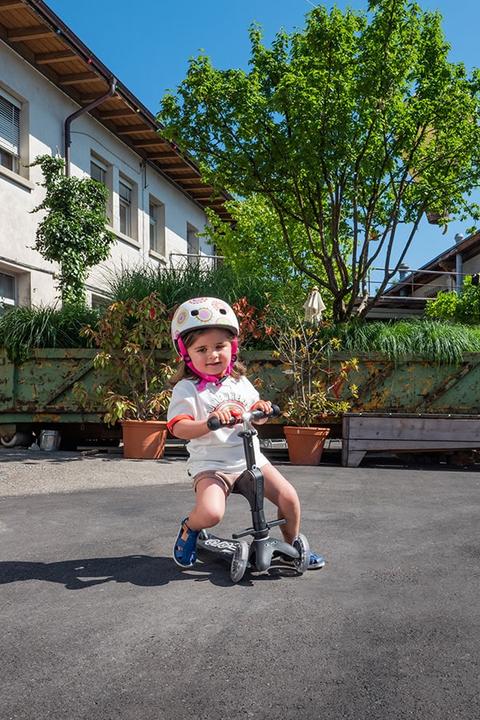 Actual product image Micro Scooter Mini 3in1 Deluxe Black