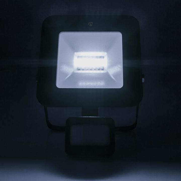 Produktbild Nedis SmartLife-Flutlicht - Bewegungssensor, 1500 lm, WLAN, 20 W, Dimmbar Weiss, 3000 (1500 lm, IP44)