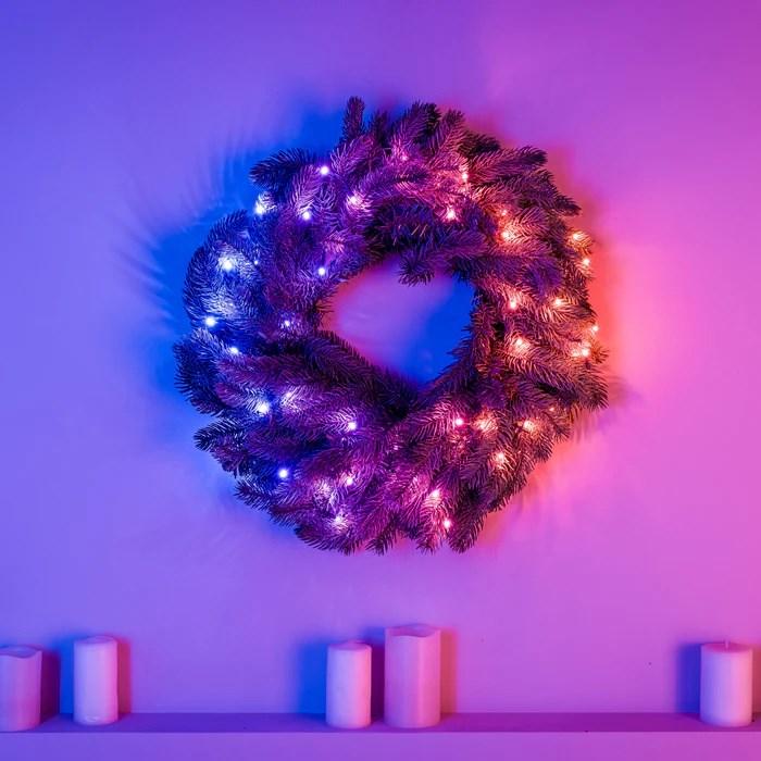 Actual product image Twinkly Wstępnie oświetlony wieniec - 50 RGB LED shelf 24 zielony przewód typ wtyczki C (0.13 m)