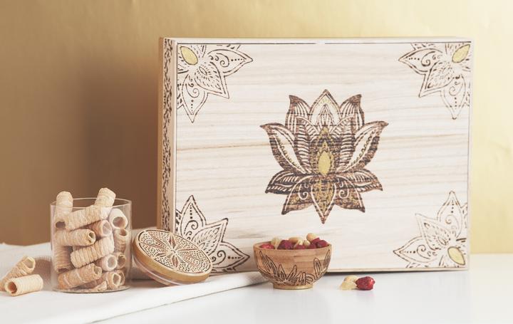 Produktbild VBS Holzbox mit losem Deckel (32 x 23.5 x 6 cm)