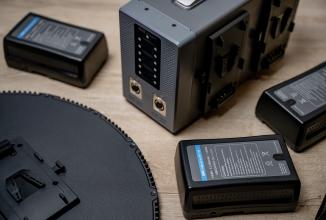 Actual product image Newell BP-4CHT 4-way charger for V-Mount batteries (Camera battery charger)