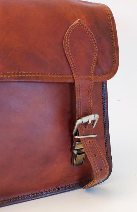 Actual product image Saora Nesta 13" Genuine Leather Business Laptop Bag (13", Universal)
