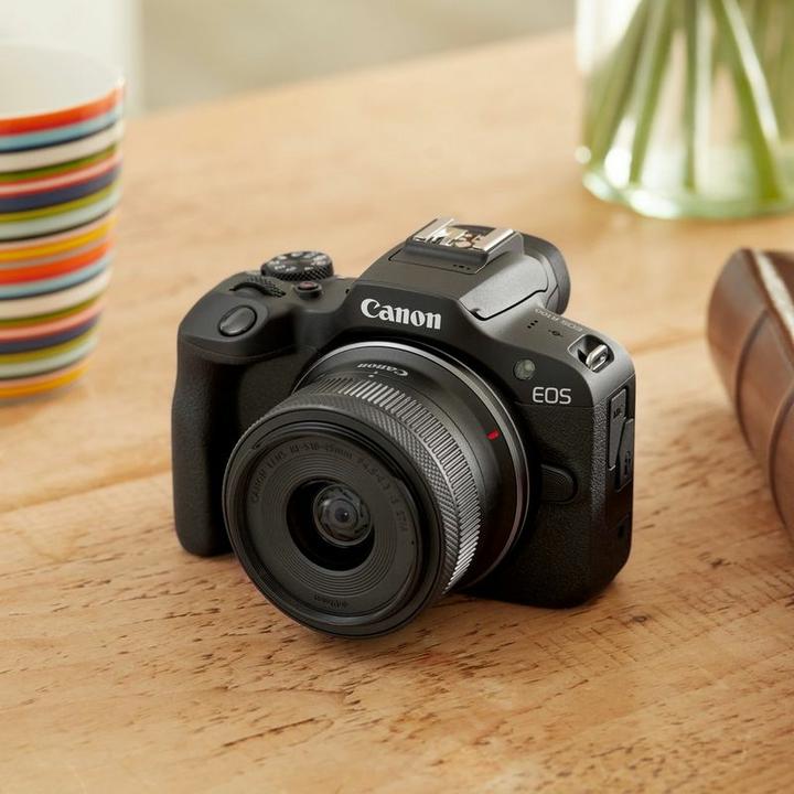 Actual product image Canon R100 (18 - 45 mm, 24 Mpx, APS-C / DX)