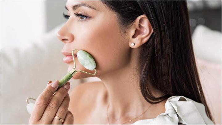 Actual product image Zoë Ayla Luxurious Facial Jade Crystal Roller