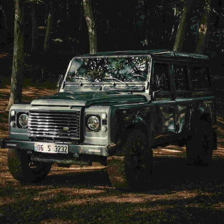 Actual product image WeatherTech Land Rover Defender (1990-2016) Sunshade