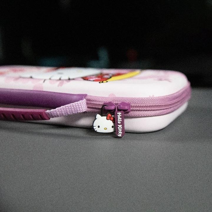 Produktbild Konix Hello Kitty Pro Carry Bag - 3D (Switch, Switch OLED)