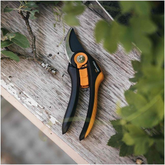 Produktbild Fiskars Bypass - Gartenschere 'P541 SingleStep'
