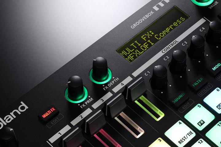 Actual product image Roland MC-101 (Synthesizer)