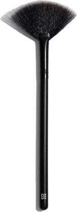 Actual product image Nikkie N Beauty Highlighter Brush (Highlighter)