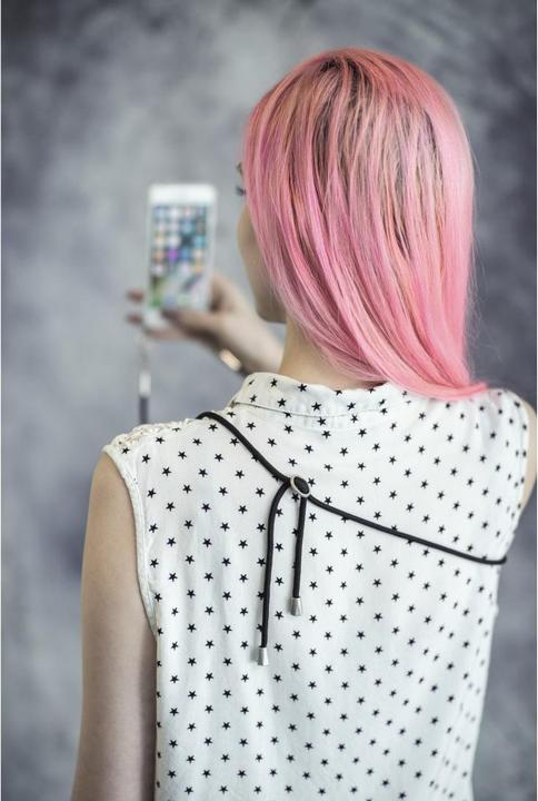 Produktbild Hama Cross-Body-Cover mit Umhängekordel für Samsung Galaxy S20 (5G), Transparent (Samsung Galaxy S20 5G)
