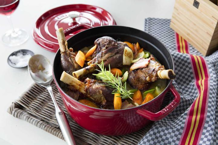 Actual product image Staub Cocotte (24 cm, Casserole + Stewpot, Cast iron)
