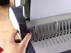 Image du produit Fellowes Quasar-E 500, Machine électrique à relier les plastiques (Reliure en plastique)