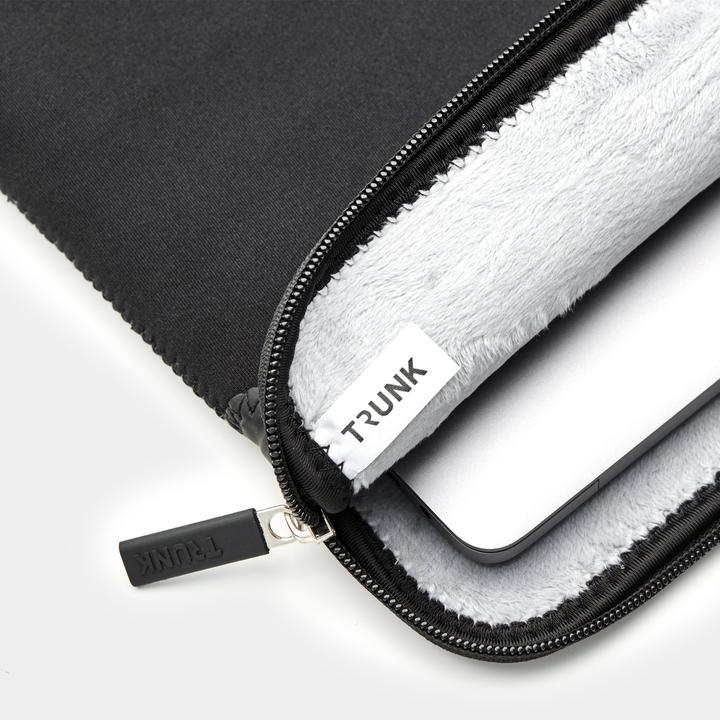Actual product image Trunk Luggage compartment MacBook Pro 16 (16", Apple)