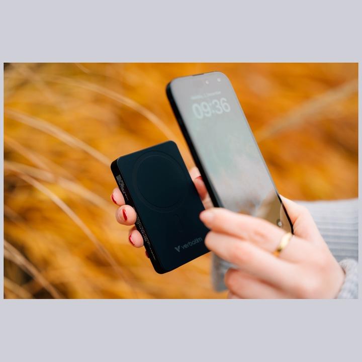 Produktbild Verbatim Charge 'n' Go Essentials Power Bank Magnetic Wireless 10000mAh Black (10000 mAh, 20 W, 37 Wh)