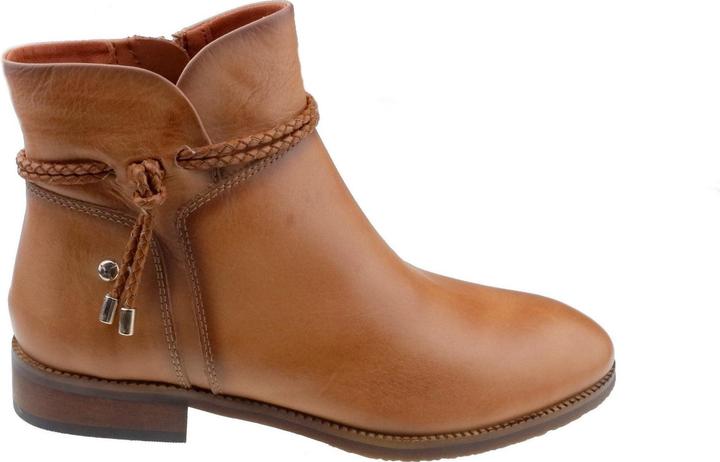 Actual product image Pikolinos Royal (36)