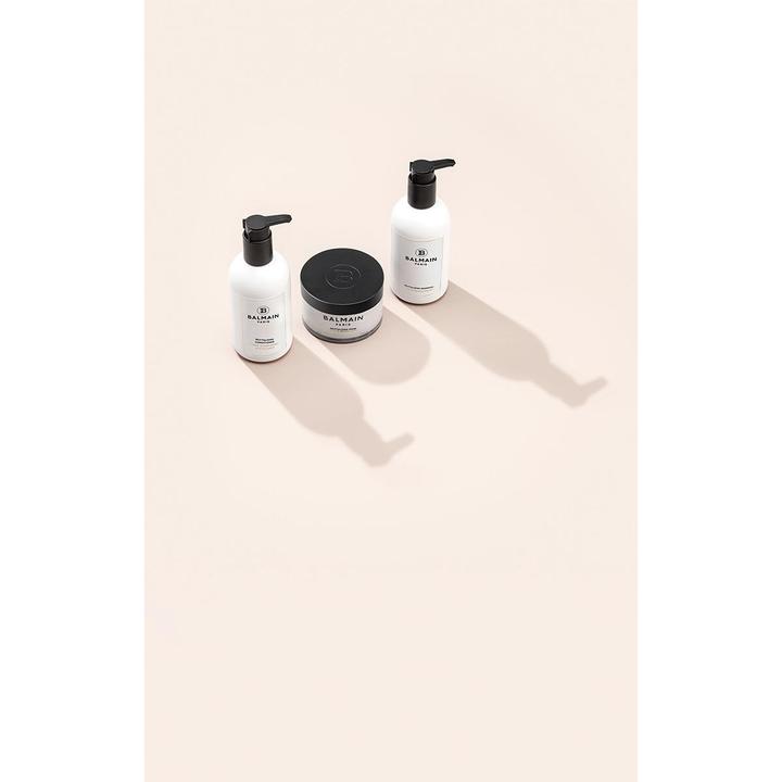 Actual product image Balmain Revitalizing Shampoo 300ml (300 ml, Liquid shampoo)