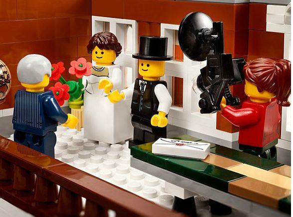 Actual product image LEGO City Hall (10224, LEGO Creator Expert)