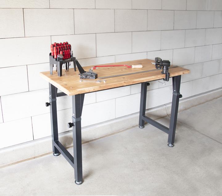 Actual product image CarTech Werkbank höhenverstellbar FSC® SQS-COC-100130 (135 cm, 60 cm)