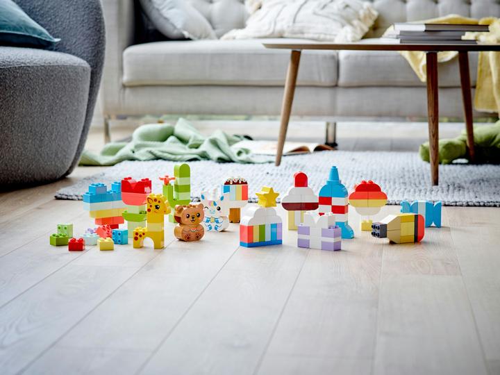 Actual product image LEGO Creative Building Time 10978 (10978)