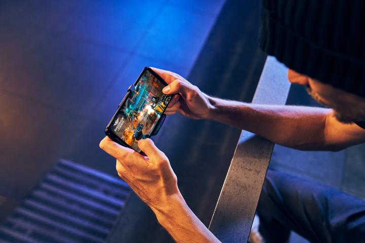 Produktbild ASUS ROG Phone II (128 GB, Black, 6.59", Dual SIM, 48 Mpx, 4G)