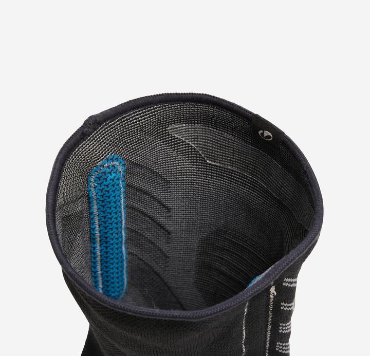 Produktbild Decathlon Right or left knee support with side reinforcements (1)
