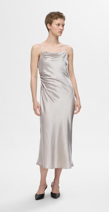 Image du produit Selected Femme Robe midi en satin sans manches (34)