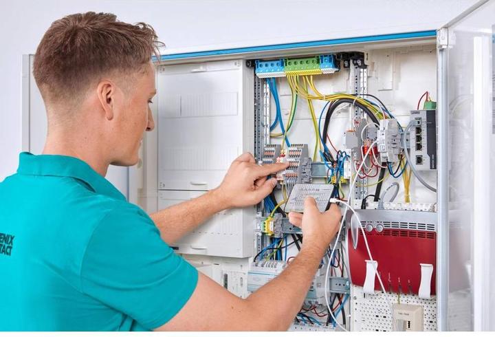 Produktbild Phoenix Gleichstromversorgung REG 5V 15W 3A 1TE 100-240VUC f.Reiheneinb 110-250VAC/DC
