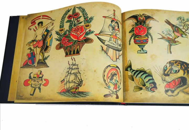 Produktbild Christian Warlich. Tattoo Flash Book (dt./engl.) (Englisch, Deutsch, Ole Wittmann, 2019)
