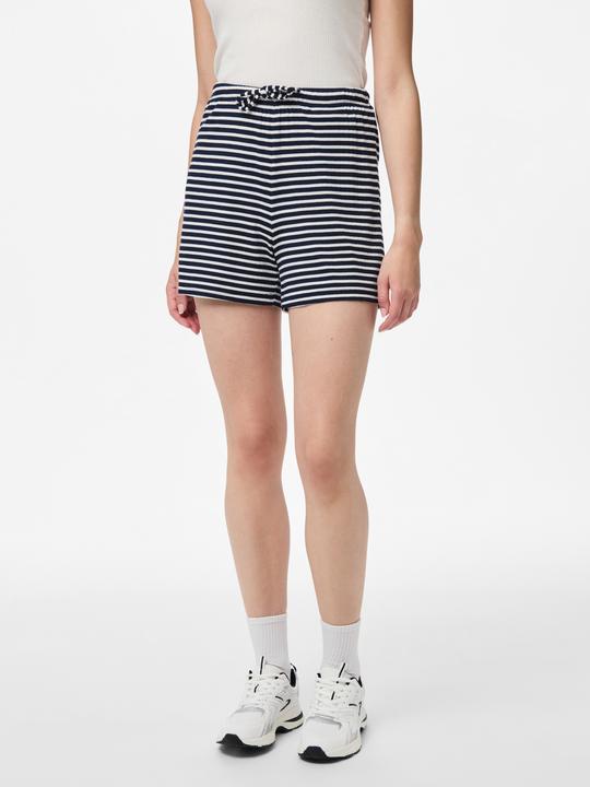 Actual product image Pieces PCSOFFI HW WIDE FIT Shorts (S)