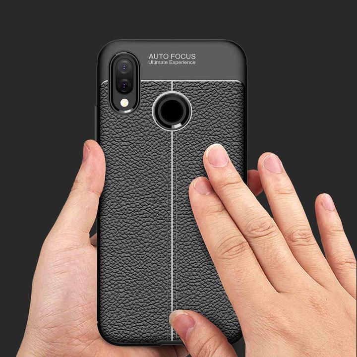 Actual product image Cadorabo TPU Cover Faux Leather Structure (Huawei Nova 3E)