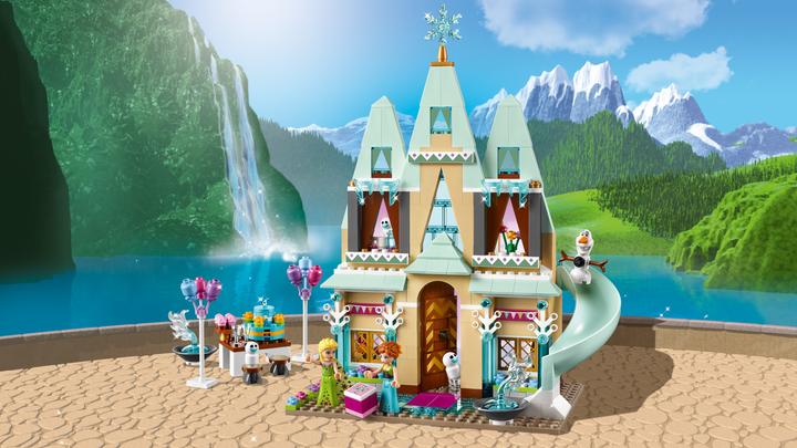 Image du produit LEGO Célébration du château d'Arendelle (41068, LEGO Disney)