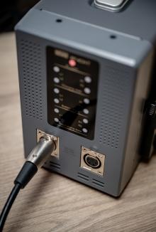 Actual product image Newell BP-4CHT 4-way charger for V-Mount batteries (Camera battery charger)