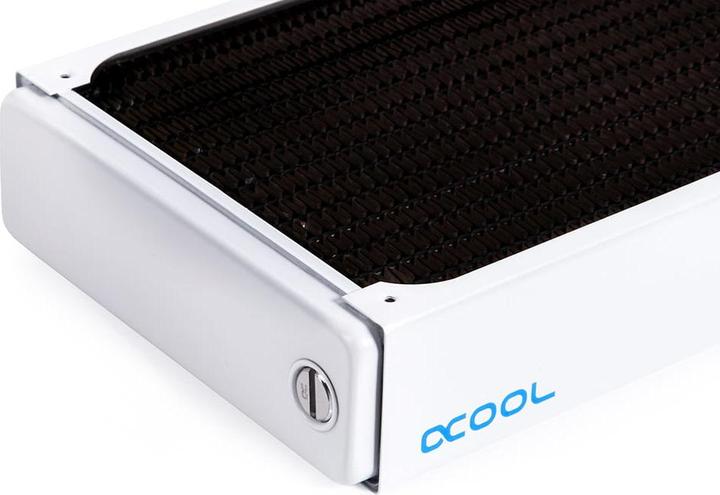 Productafbeelding Alphacool NexXxoS XT45 volledig koperen radiator V.2 (140 mm)