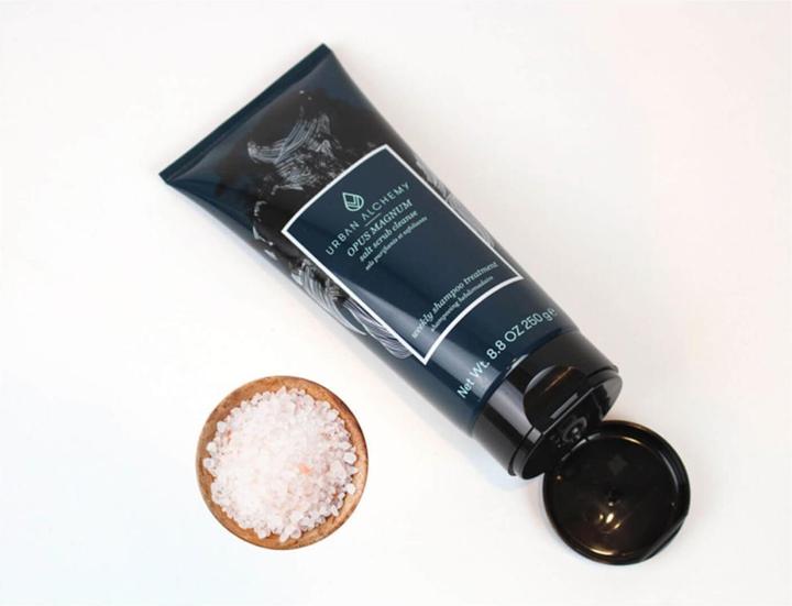 Produktbild Urban Alchemy OPUS MAGNUM - Carbon Salt Scrub Cleanse