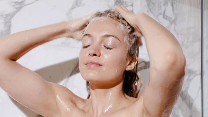 Actual product image Kérastase Genesis Bain Hydra-Fortifiant (250 ml, Liquid shampoo)