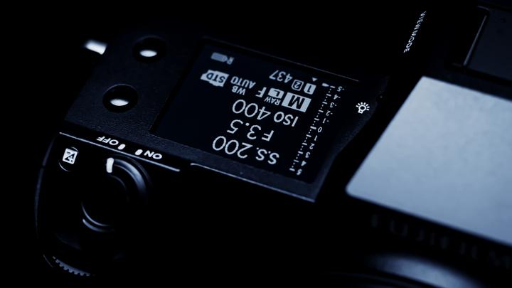 Produktbild Fujifilm GFX 100S – ohne BC-W235 Ladegerät (102 Mpx, Mittelformat)