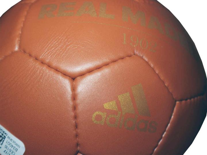 Immagine prodotto adidas Pallone retrò del Real Madrid misura 5 (5)