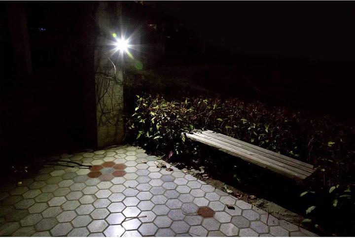 Image du produit Technaxx Caméra de surveillance HD pour l'extérieur avec lampe LED TX 106 (1280 x 720 pixels)