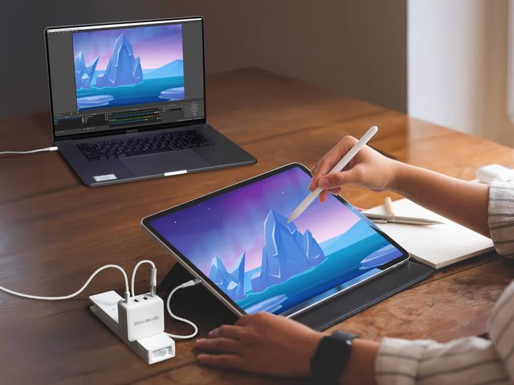 Immagine prodotto AVerMedia Dock di ricarica, EliteGO (GC313Pro) Bianco, 100W GaN, HDMI (Mac)