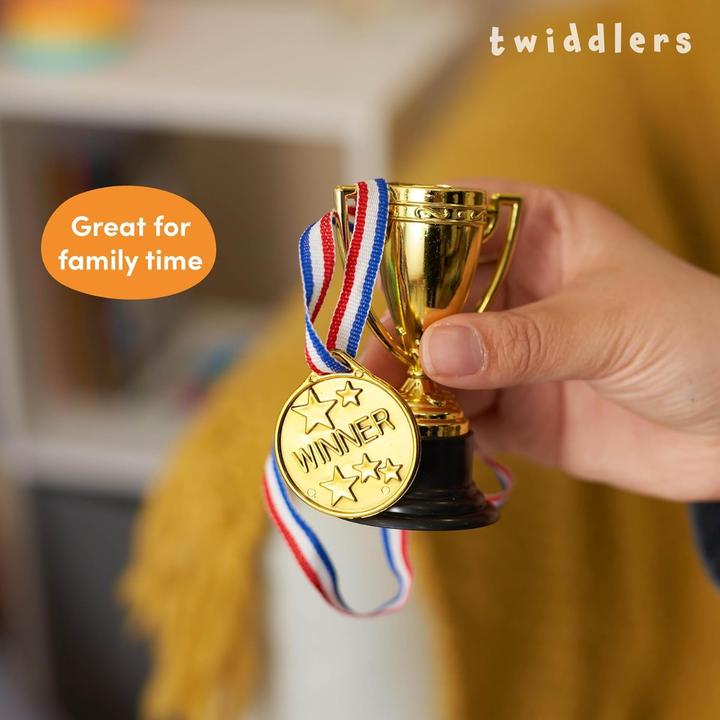 Produktbild The twiddlers Spielzeug Medaillen & Pokal Trophäen 24 Stück
