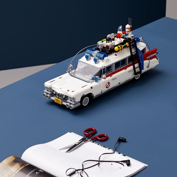 Actual product image LEGO Ghostbusters ECTO-1 (10274, LEGO Icons, LEGO Rare Sets)