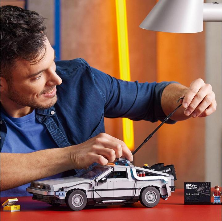 Actual product image LEGO Time machine from Back to the Future (10300, LEGO Icons, LEGO Rare Sets)