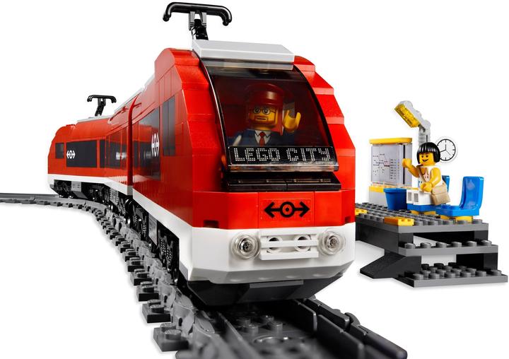 Immagine prodotto LEGO Treno passeggeri urbano (7938, LEGO City)