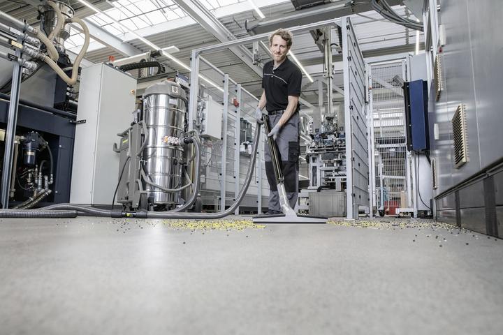 Actual product image Kärcher IVS 100/40 M industrial vacuum cleaner