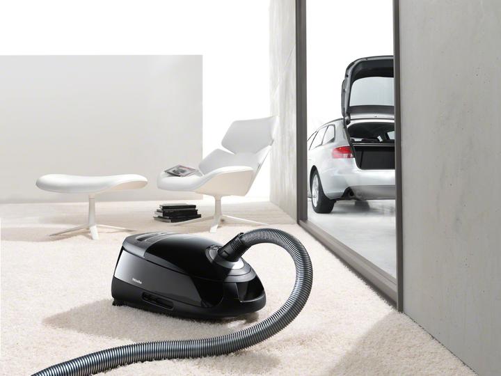 Produktbild Miele Complete C2 Black Pearl PowerLine - Stofzuiger met zak