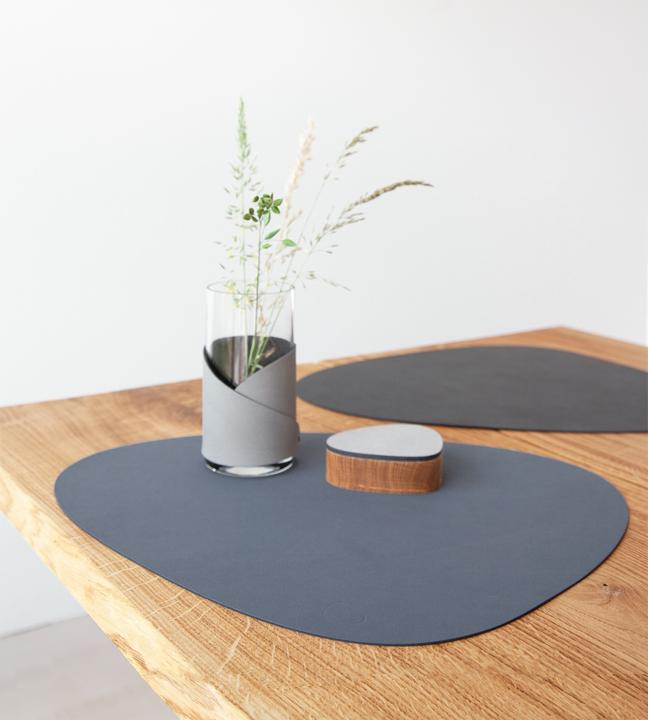 Image du produit Andersign Set de table Curve L, Double Nupo Dark Blue/Black, 37x44 cm (1 pcs, 37 x 44 cm)