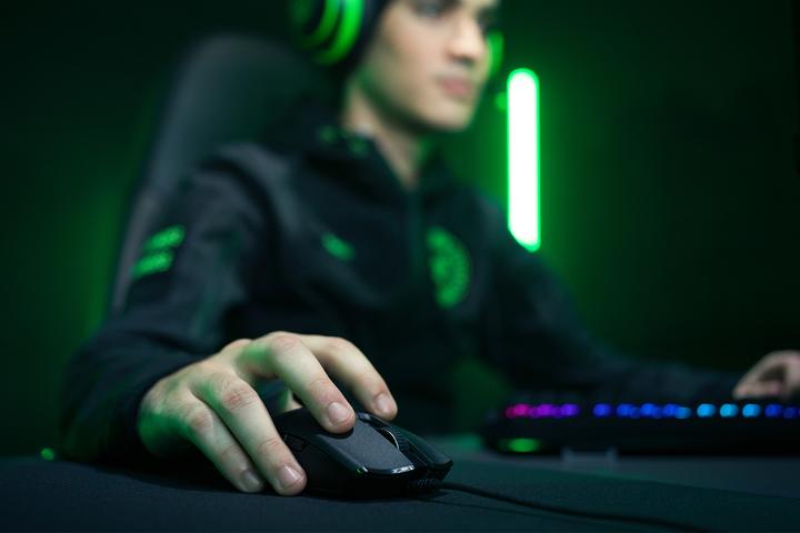 Actual product image Razer Viper 8K Hz (Cable)