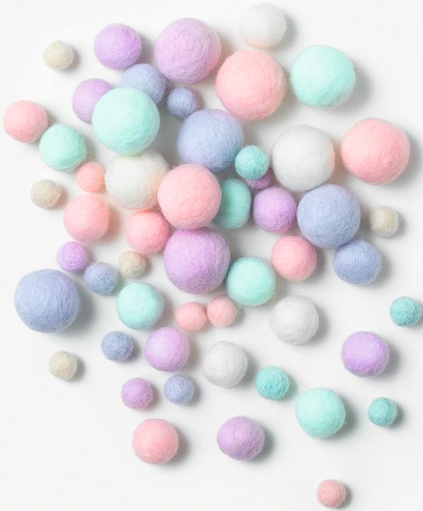 Actual product image Folia Felt balls