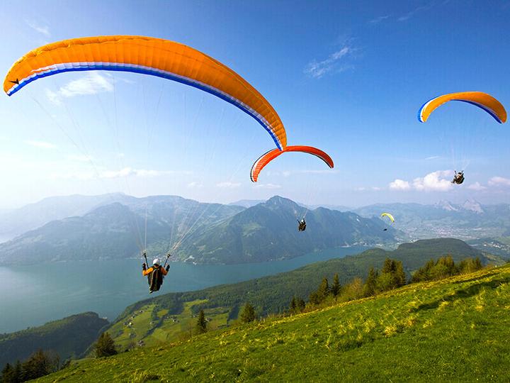 Produktbild Smartbox 3 Tage in den Wolken: Gleitschirmkurs für Anfänger in der Schweiz (1 Pers.)