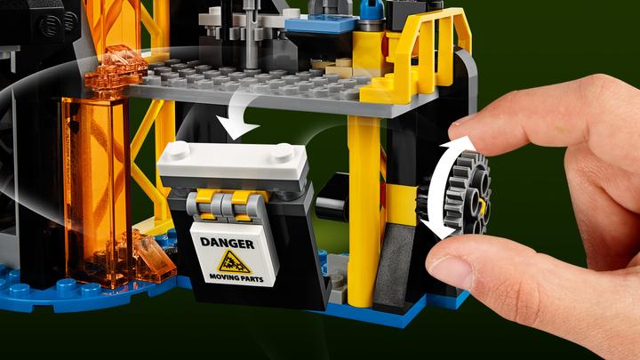 Actual product image LEGO Ninjago Garmadon's Volcano Lair (70631, LEGO Ninjago)